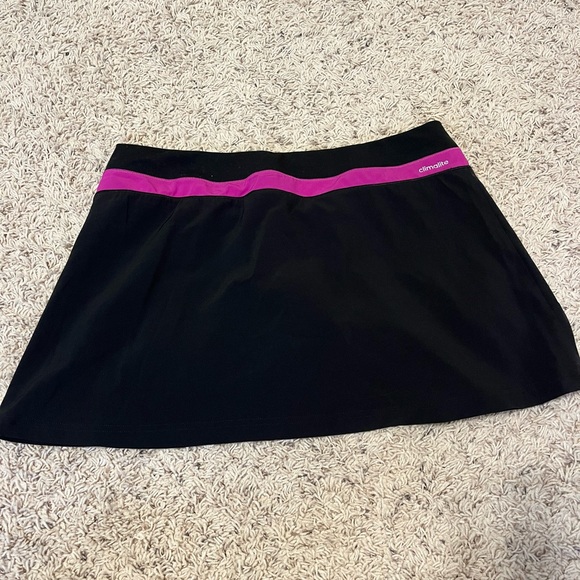 Women’s Adidas Tennis skirt size M in Pink and Black! - Picture 2 of 3
